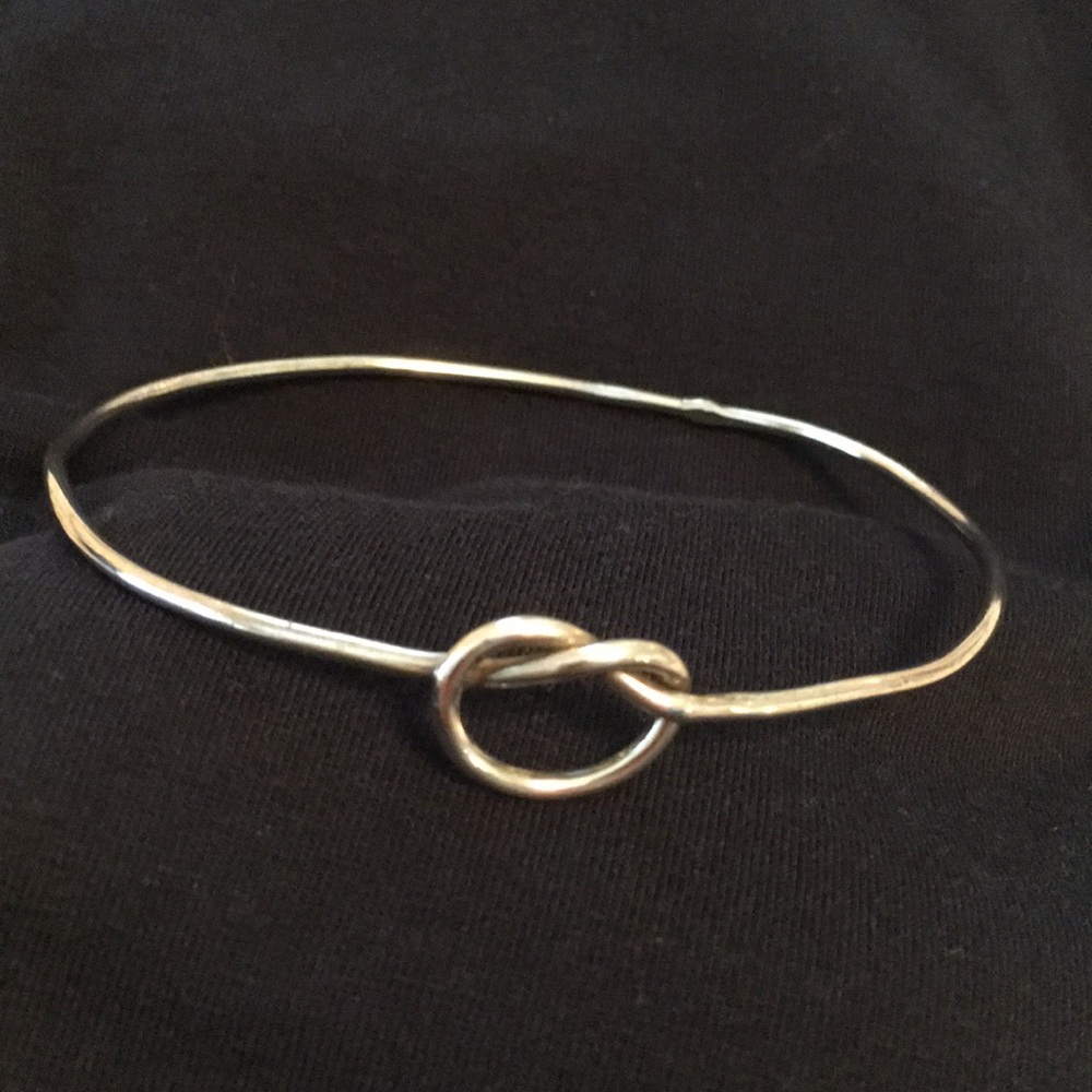 Knot bangle